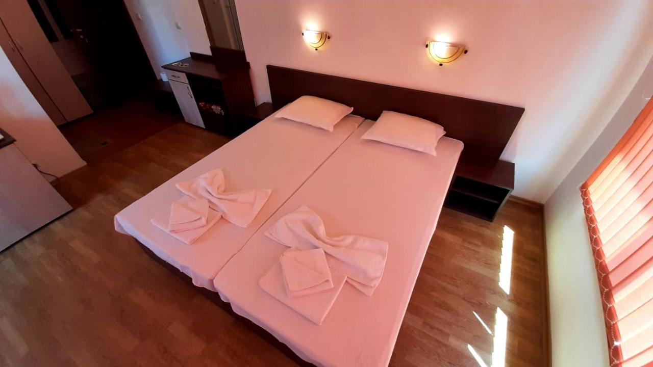 Adri Guest House Nesebar Ngoại thất bức ảnh
