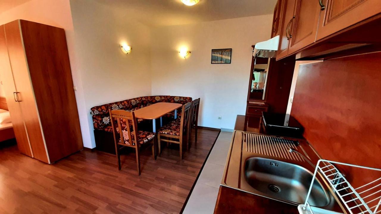 Adri Guest House Nesebar Ngoại thất bức ảnh